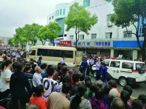 江苏南京禄口砍人事件：离婚案开庭当天 男子当街杀妻